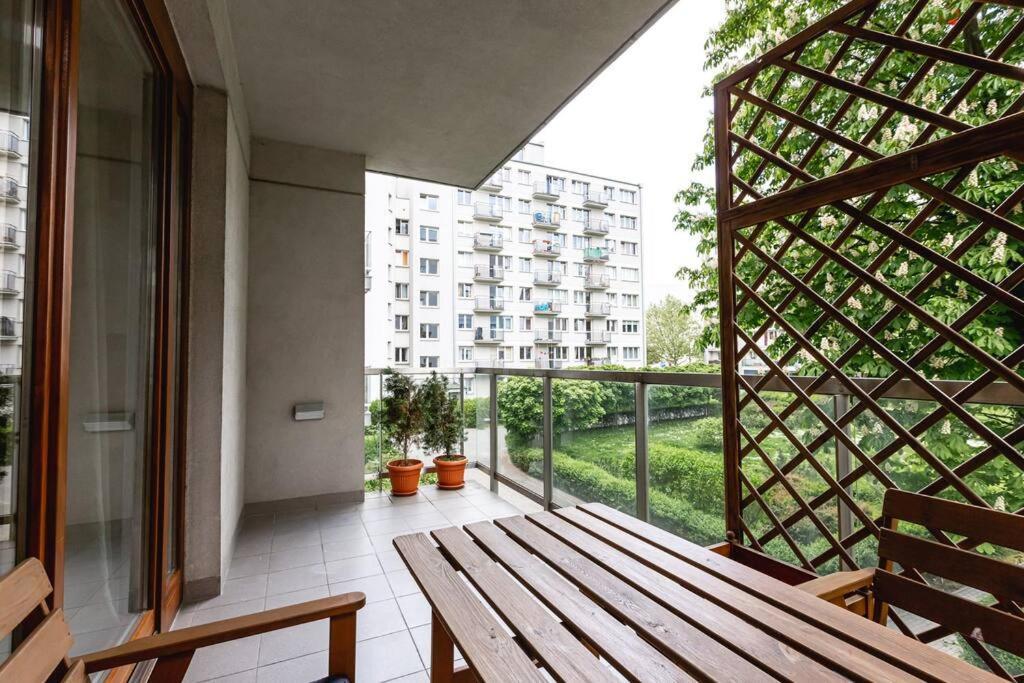 Bright And Cozy Apartment Near Park, With A Huge Terrace. Warsaw Exterior photo